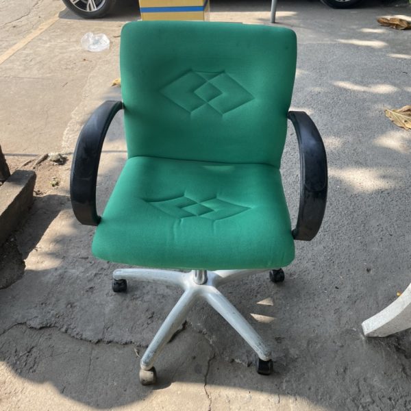 Ghế xoay văn phòng cũ có tay vịn giá rẻ