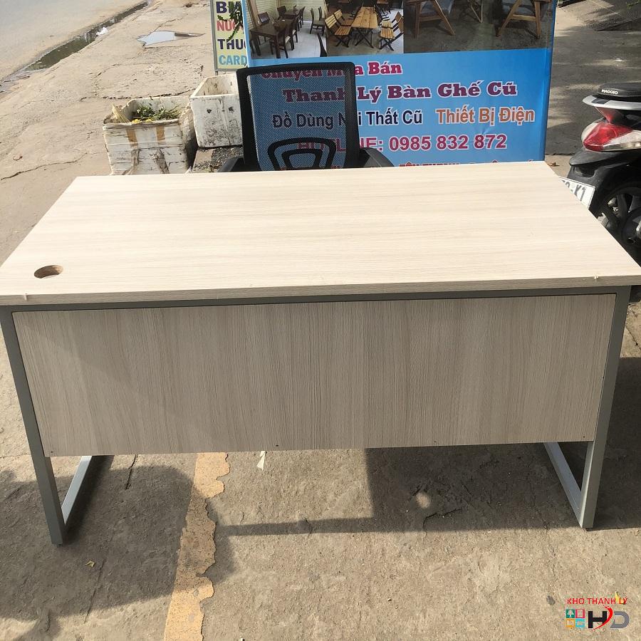 ban lam viec chan sat 1m4 thanh ly gia re