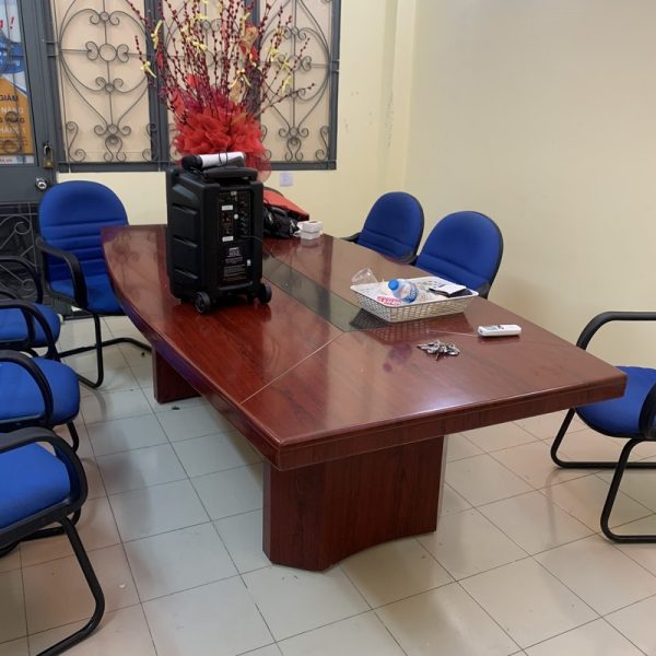 Thanh lý bàn họp 2m4 cao cấp giá rẻ