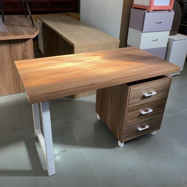 Bàn làm việc chân sắt 3 hộc cao cấp