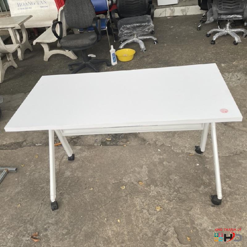 ban lam viec chan sat xep gon