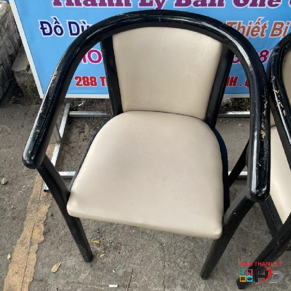 Ghế gỗ bọc nệm da cao cấp