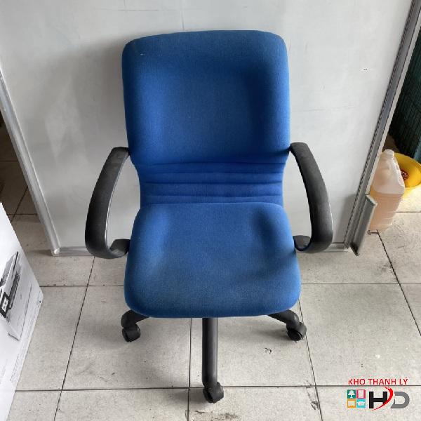 ghe xoay van phong lung trung cu mau xanh