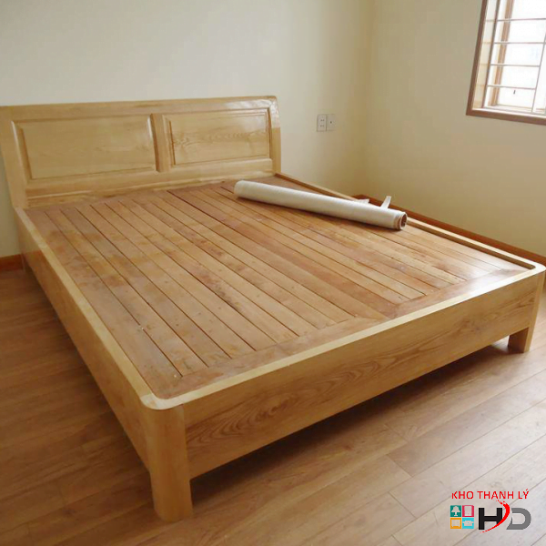 Thanh lý giường gỗ sồi 1m6 giá rẻ