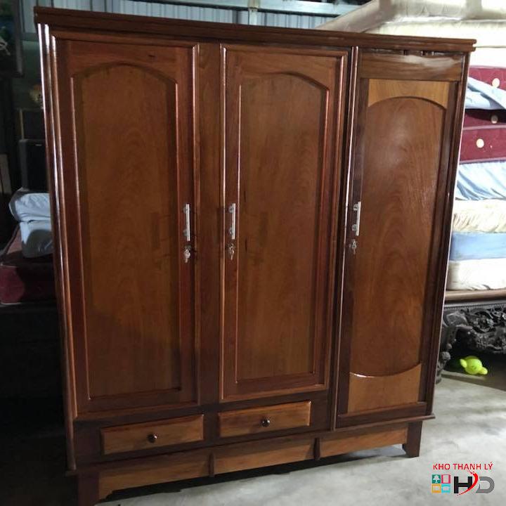 tu quan ao cu go cam lai 3 canh