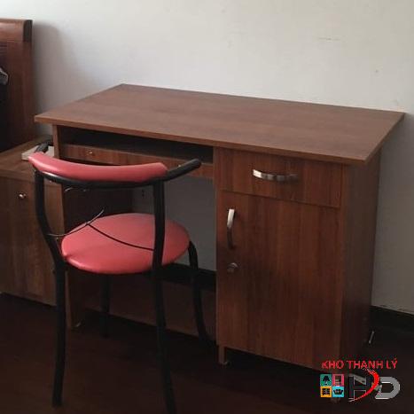 ban lam viec tai nha 1m x 0.5m