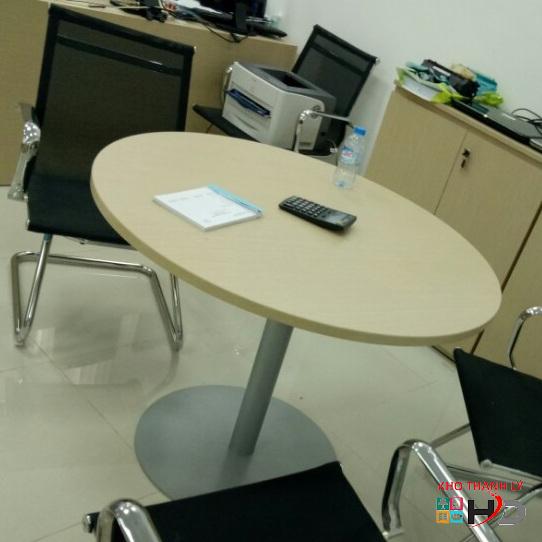 ban tron tiep khach van phong