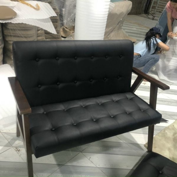 Ghế sofa đôi chân gỗ bọc simili màu đen