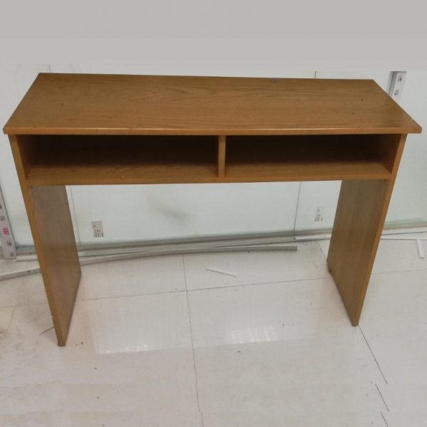 Bàn làm việc 1m x 0.5m cũ màu nâu