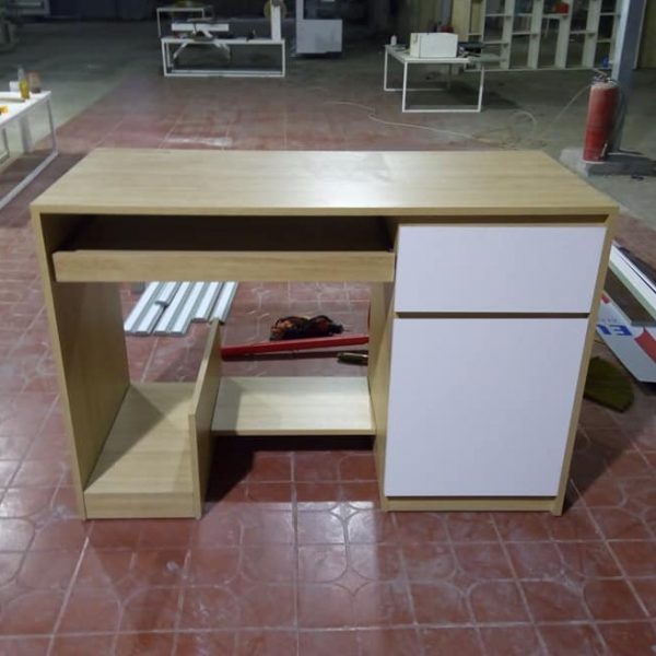 Bàn làm việc thanh lý vàng trắng 2 hộc