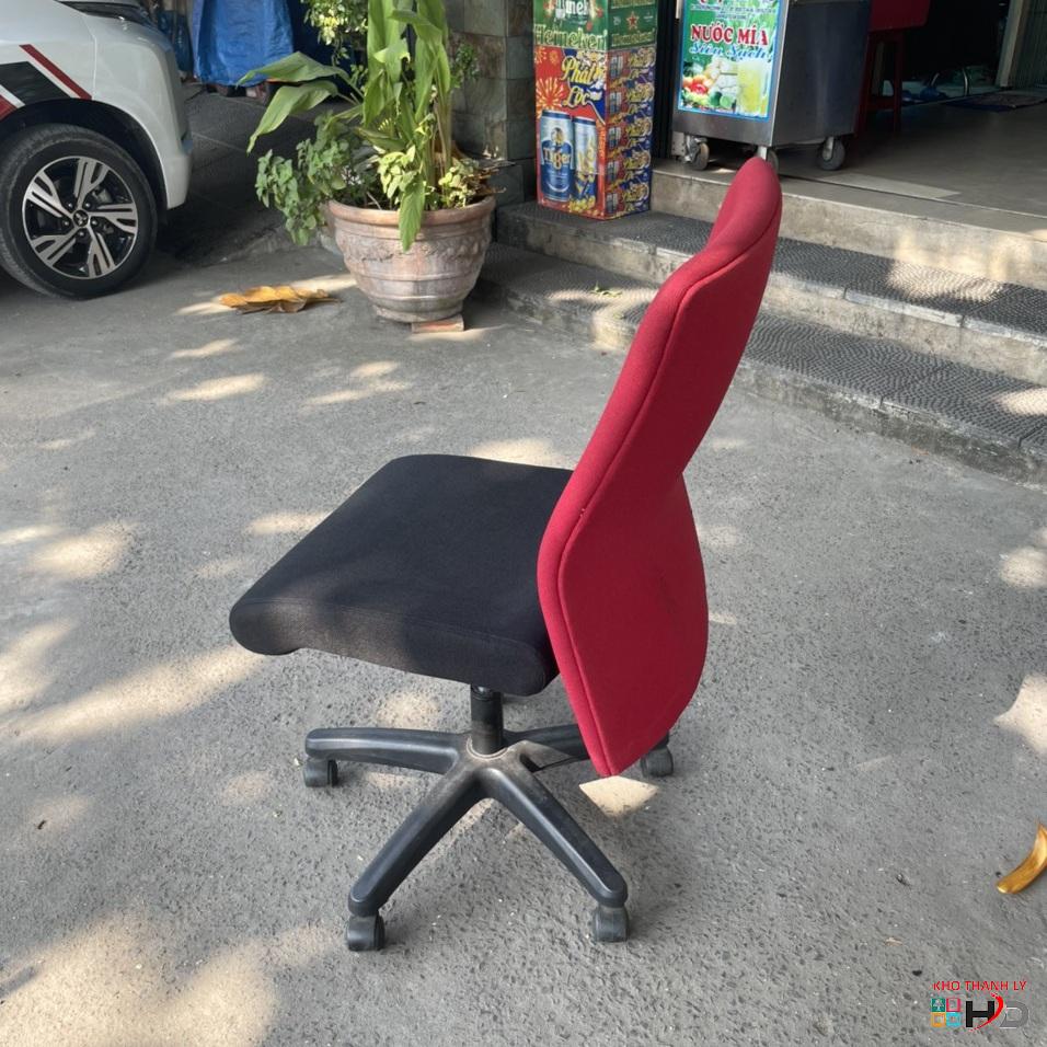 ghe xoay cu lung trung khong tay vin do den1