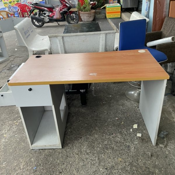 Bàn làm việc 1m2 cũ có hộc giá rẻ
