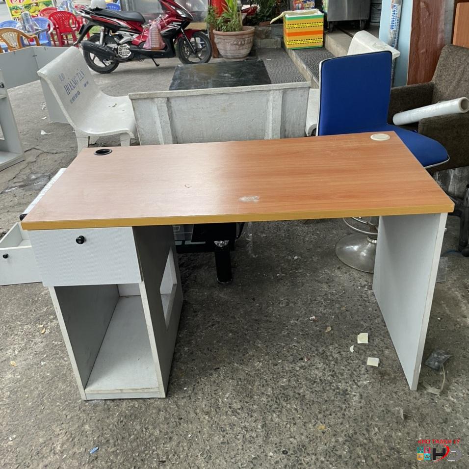 ban lam viec 1m2 cu 1 hoc