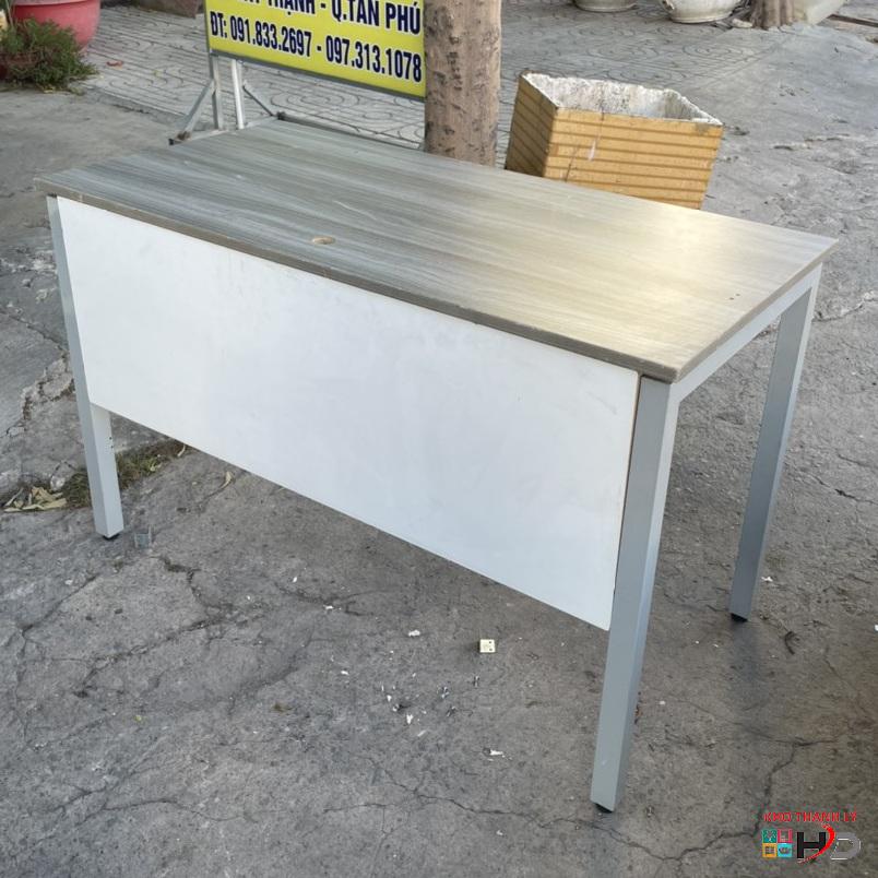 ban lam viec chan sat 1m2 cu