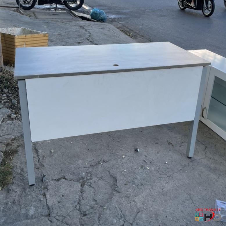 ban lam viec chan sat 1m2 cu1