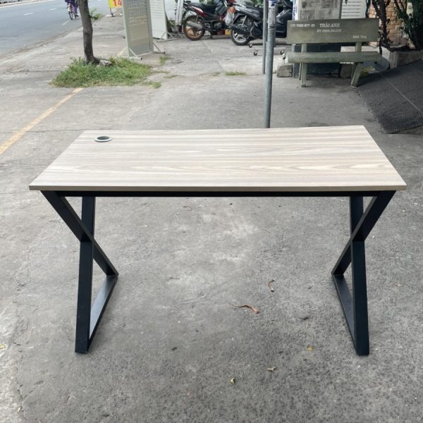 Bàn làm việc chân sắt chữ X cũ vân gỗ