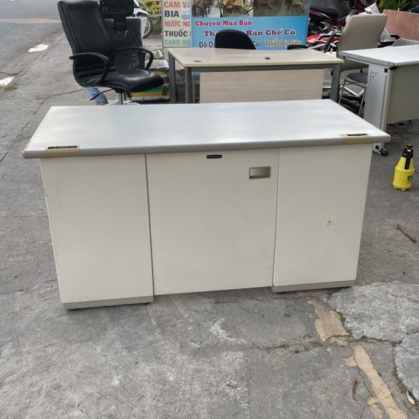Bàn làm việc 1m4 sắt Okamura cũ giá rẻ