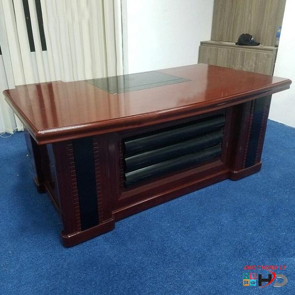 ban giam doc soc ke ngang