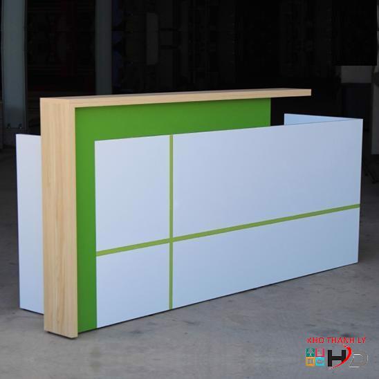 Quầy lễ tân 2m2 trắng vàng xanh