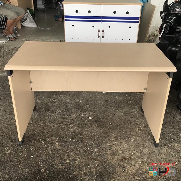 ban lam viec HP 1m2 x 60 khong hoc