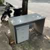 Bàn làm việc 1m2 kèm hộc di động cũ