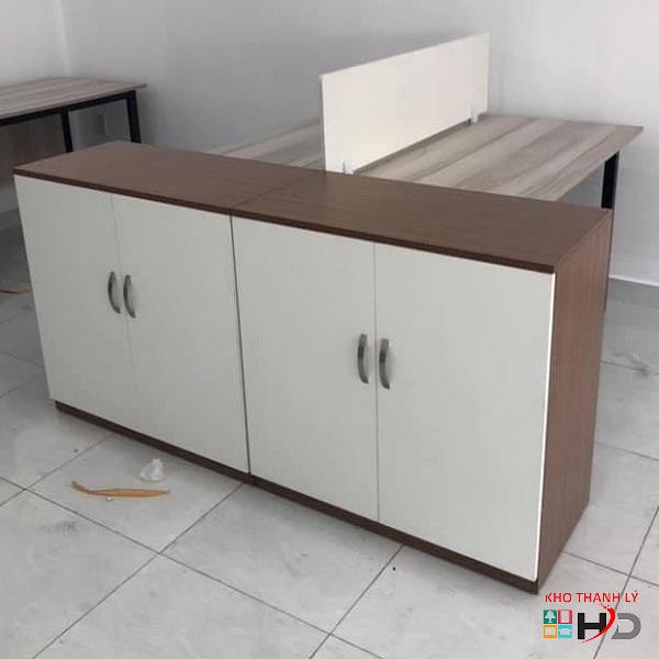 ban vach ngan 2 cho kem tu ho so Bàn làm việc 2 chỗ ngồi