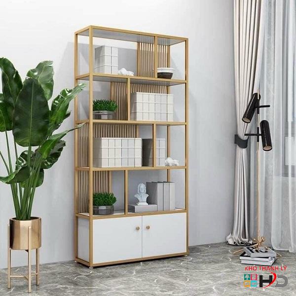 Kệ trưng bày khung sắt shop thời trang