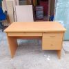 Bàn làm việc 1m2 có 2 hộc vàng giá rẻ