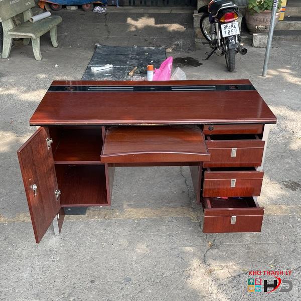 ban-giam-doc-1m2-cu-1