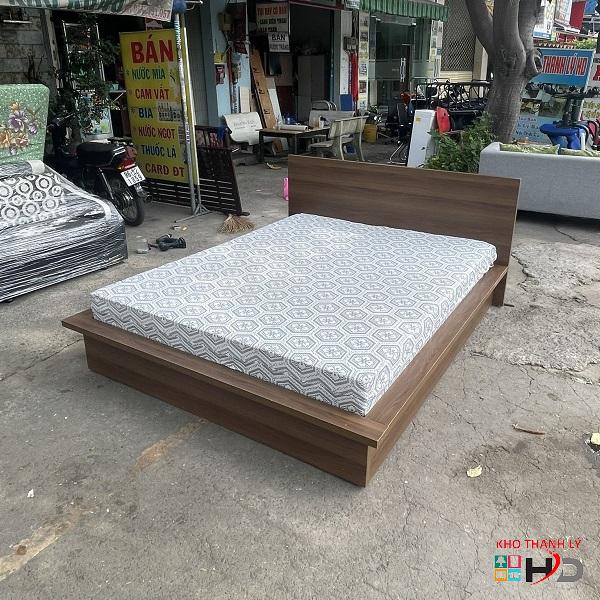 Giường Ngủ 1m8 Kèm Nệm