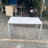 Bàn làm việc chân sắt cũ 1m2 màu trắng