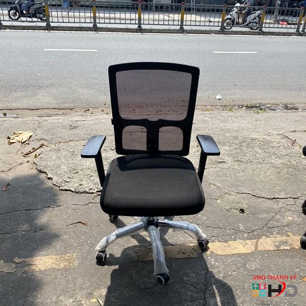 Ghế xoay lưng lưới chân mạ inox thanh lý