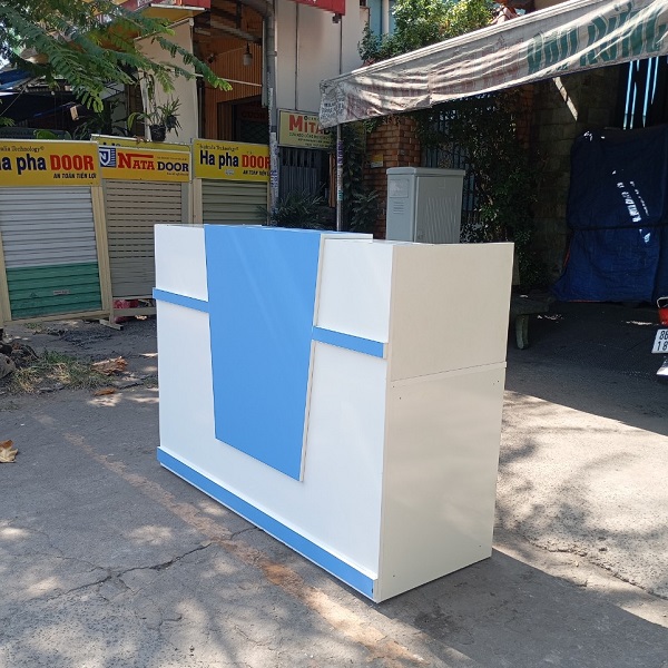 quay thu ngan trang phoi xanh 1m6 thanh ly 1