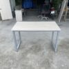 Bàn làm việc văn phòng chân sắt 1m2