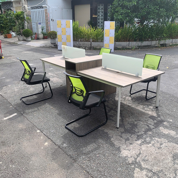Ban nhan vien 4 cho ngoi co hoc tu 2 Hình ảnh bàn nhân viên 4 chỗ ngồi có hộc tủ tại Kho Thanh Lý HD