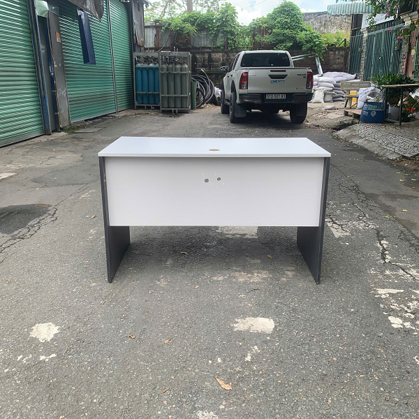 Bàn làm việc nhân viên 1m2 x 60cm