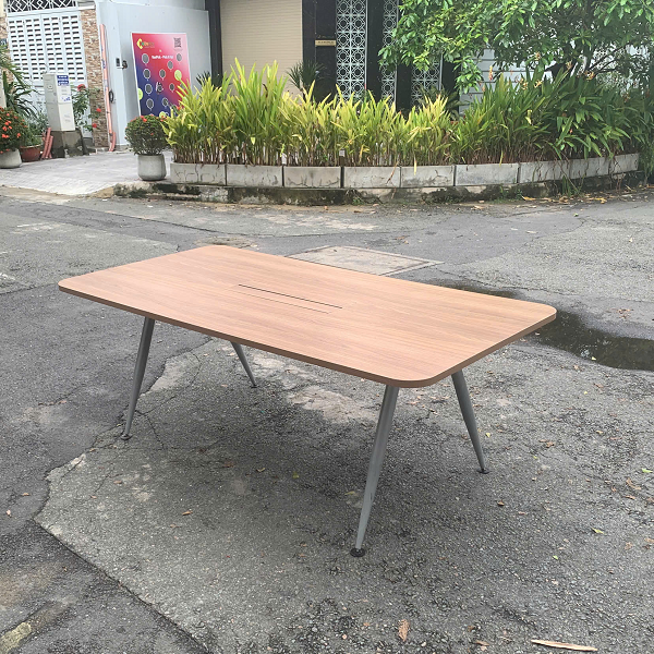 Bàn họp chân sắt trụ 2m x 1m