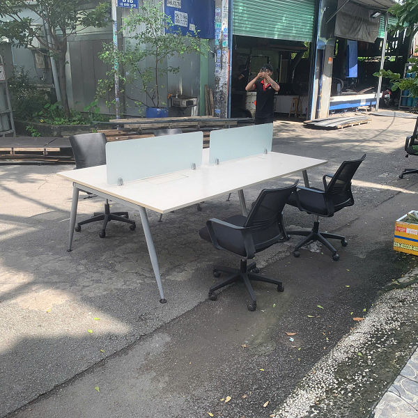 Bàn làm việc 4 chỗ 2m4 x 1m4