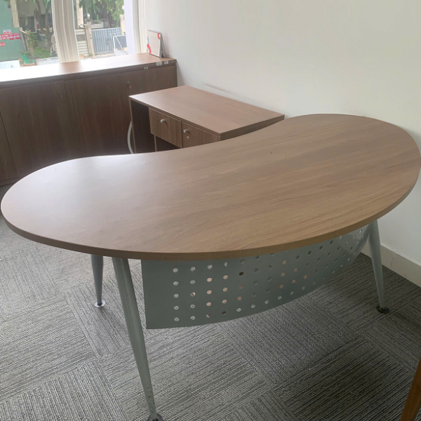 Bàn trưởng phòng hột xoai 1m7