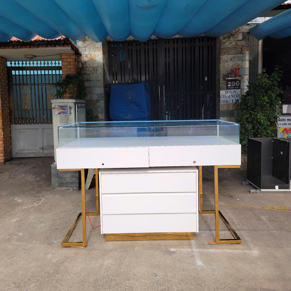 Tủ trưng bày kính 1m8 chân sắt